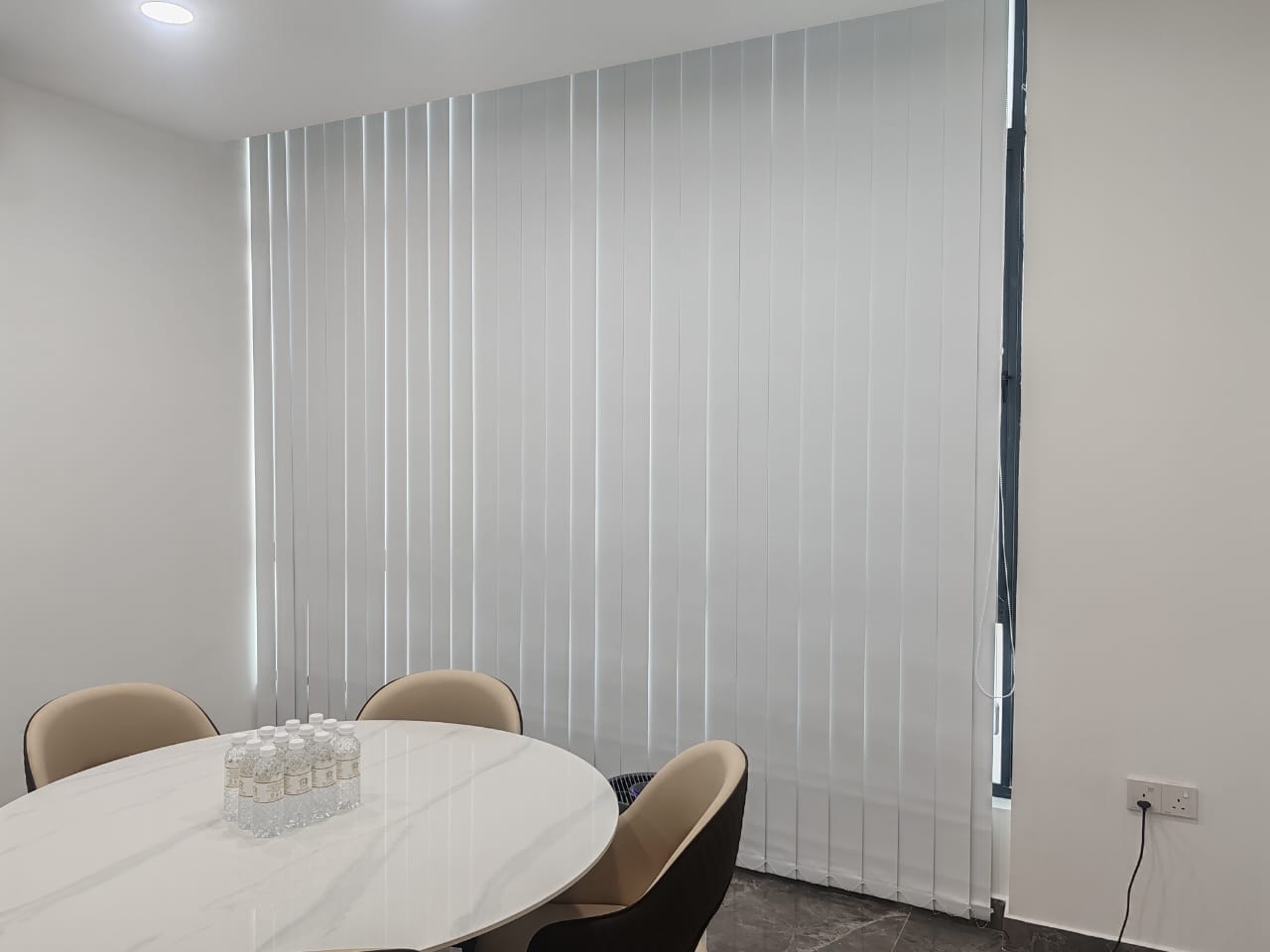 VERTICAL BLINDS